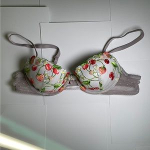 Victoria secret dream angles lined demi strawberry embroidered 34B